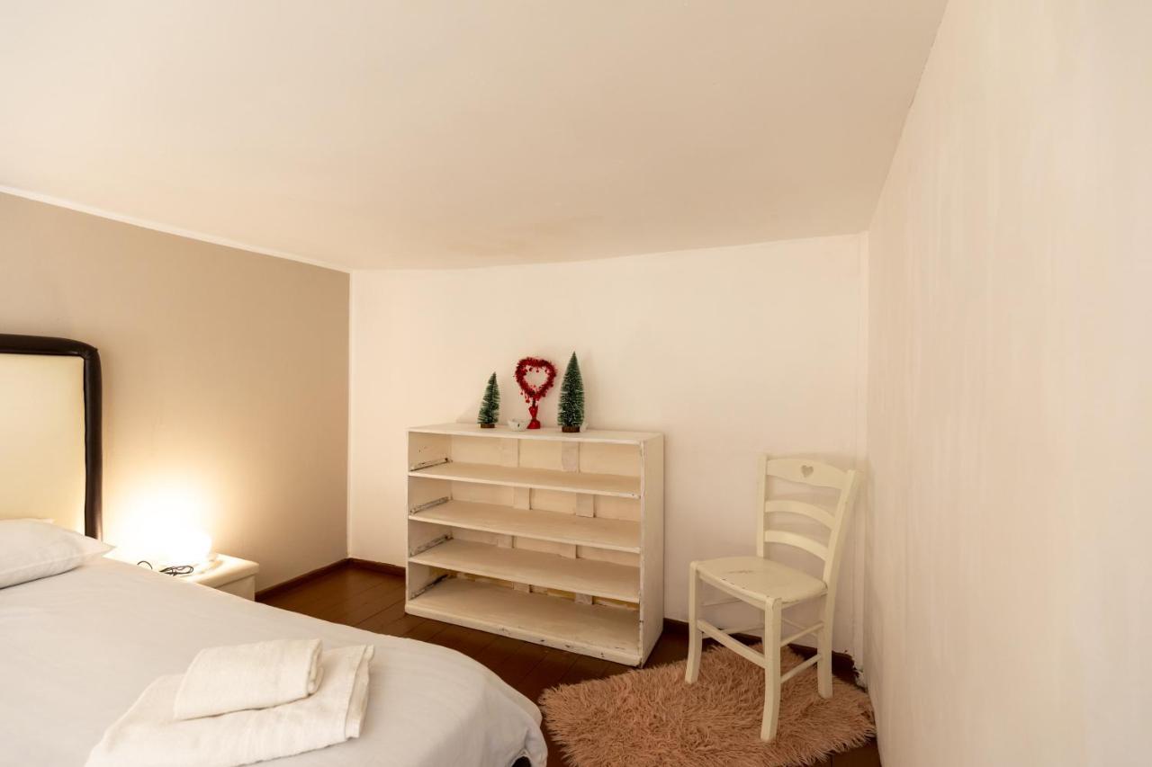 Apartment With Sea View With 2 Lifts Above Montesanto! Nápoles Exterior foto