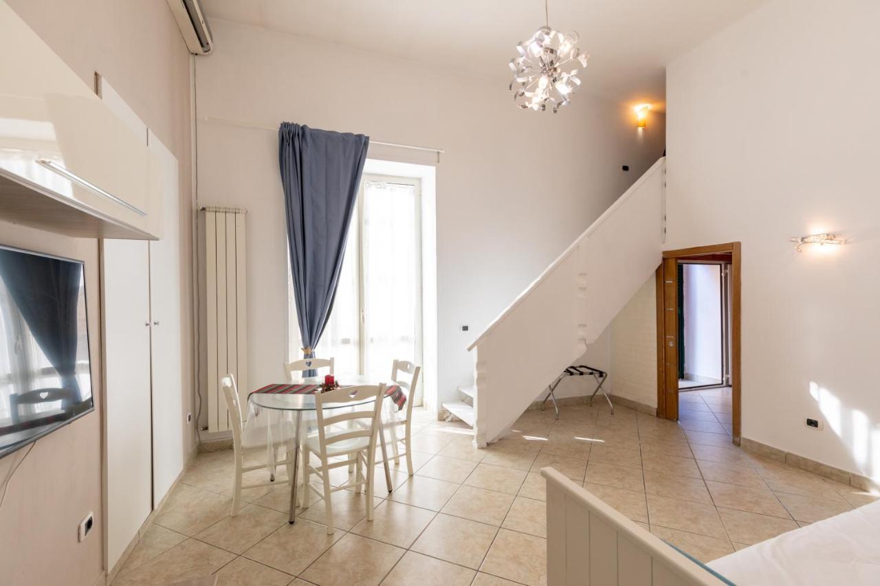 Apartment With Sea View With 2 Lifts Above Montesanto! Nápoles Exterior foto